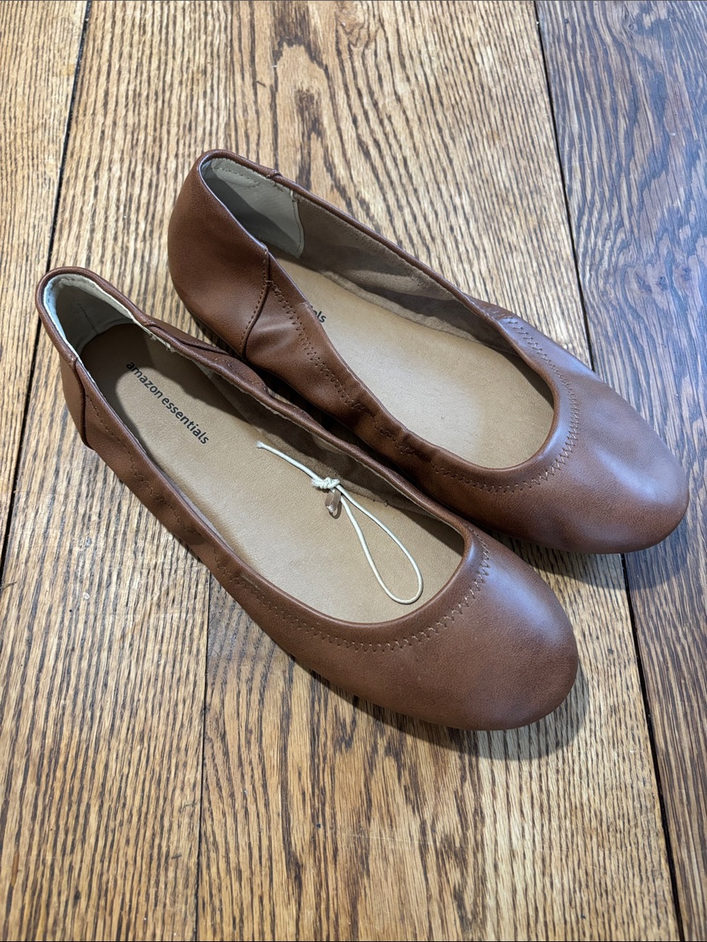Amazon Essentials Women's Tan Brown Slip-On Ballet Flats - 9.5 Wide